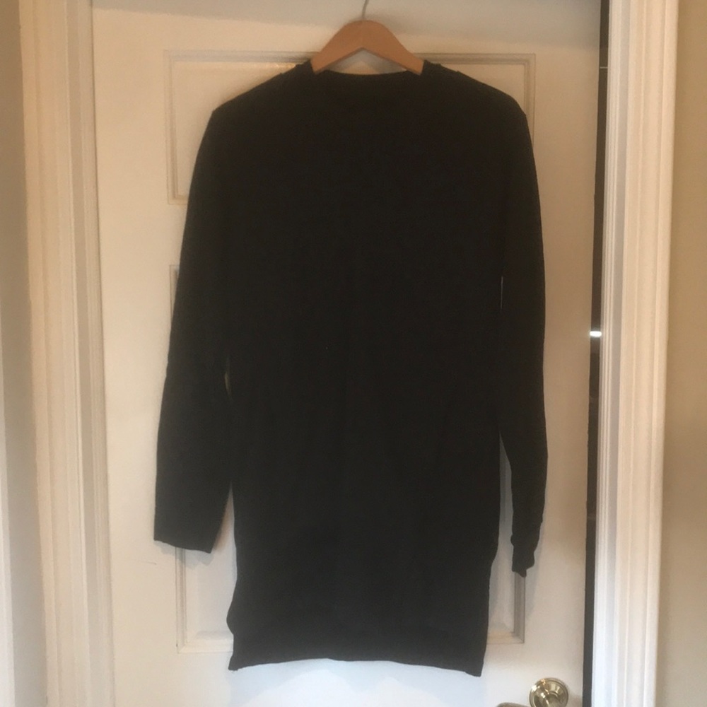 Zara Elongated Long sleeve Tee Large